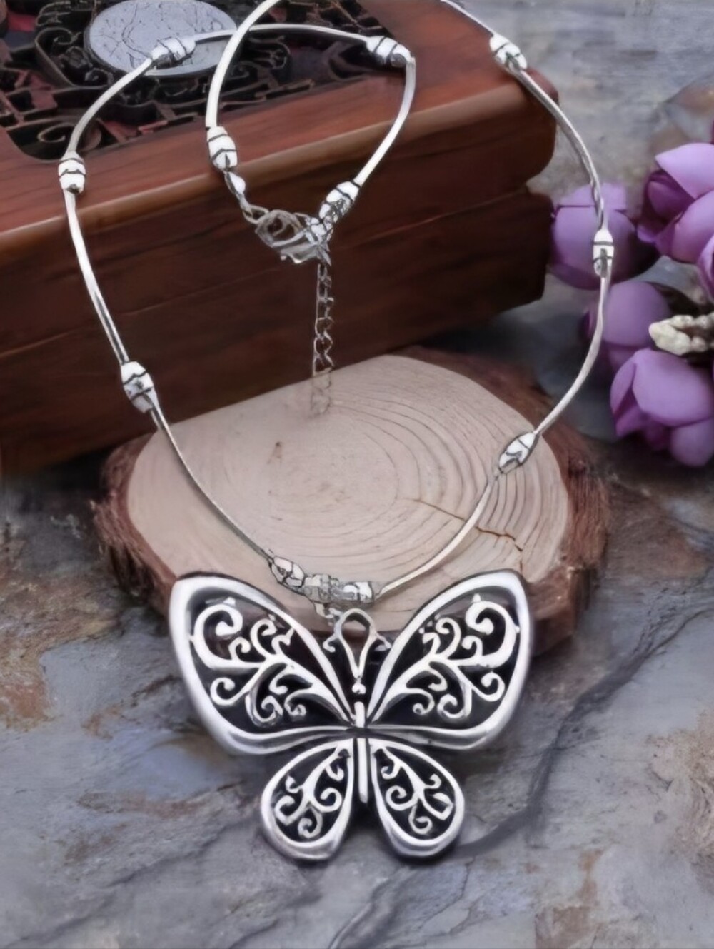 NEW Retro Ethnic Style Silver Geometric Carving Hollow Butterfly Necklace